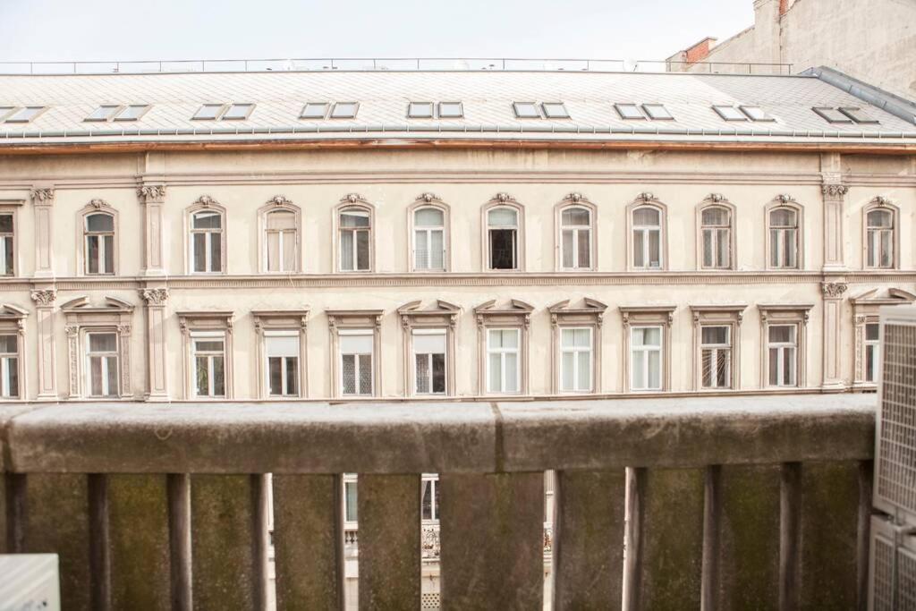 Apartment Downtown Ulloi 3 Budapest Exterior photo